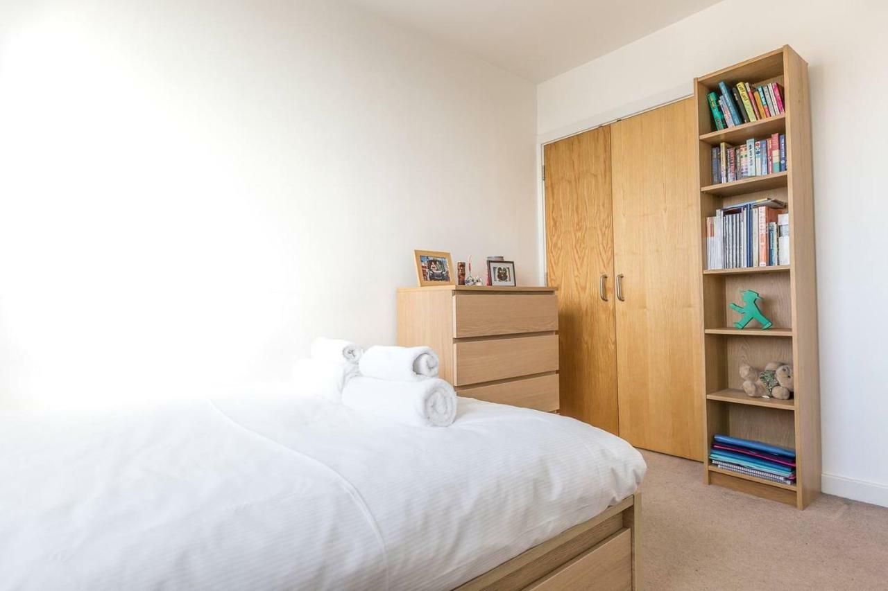 Modern 1 Bedroom Apartment In E1 With Great Views London Eksteriør bilde