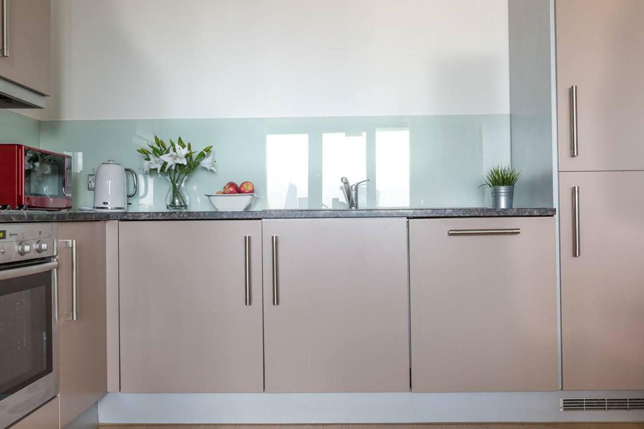 Modern 1 Bedroom Apartment In E1 With Great Views London Eksteriør bilde