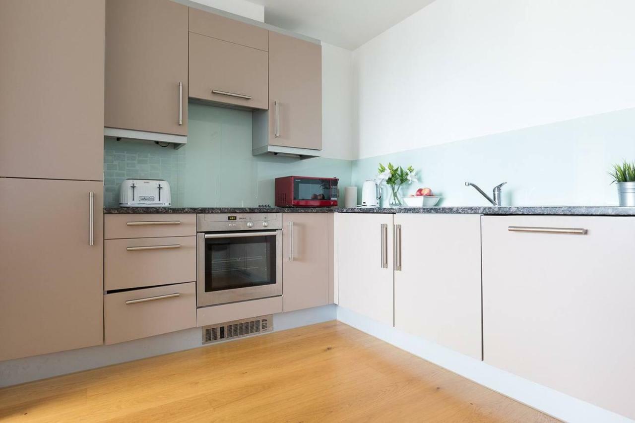 Modern 1 Bedroom Apartment In E1 With Great Views London Eksteriør bilde