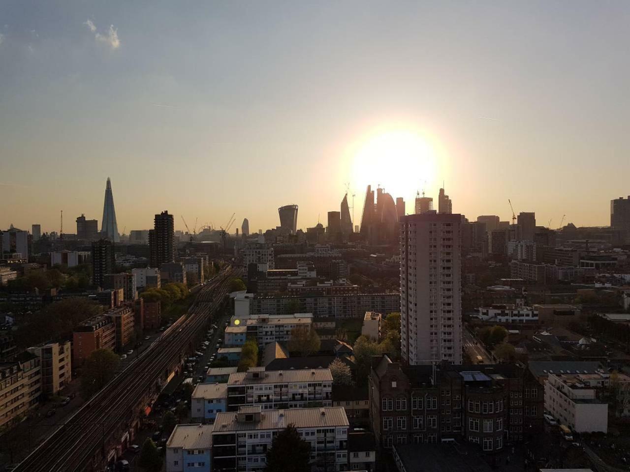 Modern 1 Bedroom Apartment In E1 With Great Views London Eksteriør bilde